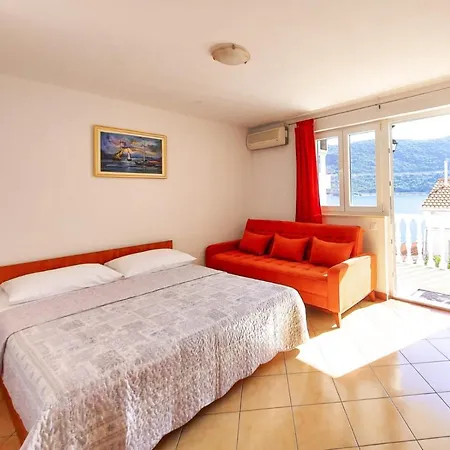 Sentic * Neum